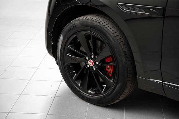 Jaguar F-PACE 11 of 30