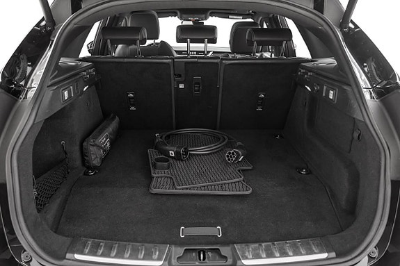 Jaguar F-PACE 17 of 30