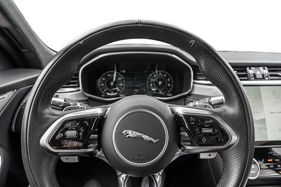 Jaguar F-PACE 18 of 30