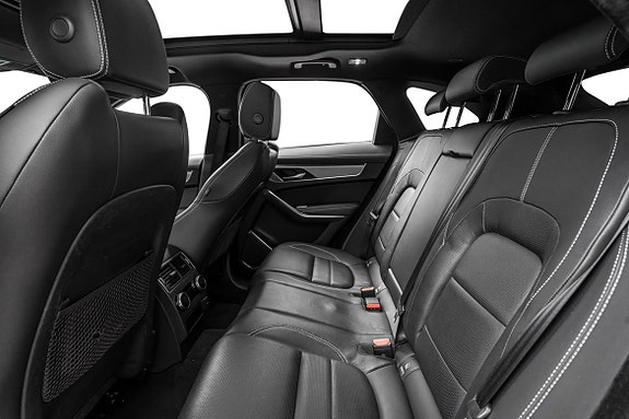 Jaguar F-PACE 15 of 30