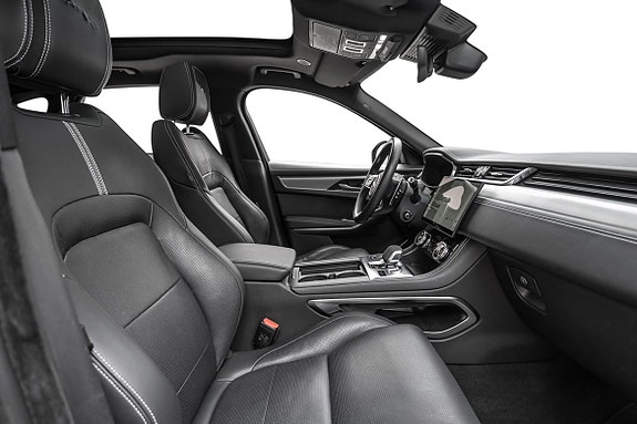 Jaguar F-PACE 14 of 30
