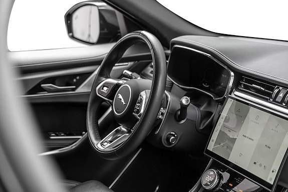 Jaguar F-PACE 30 of 30