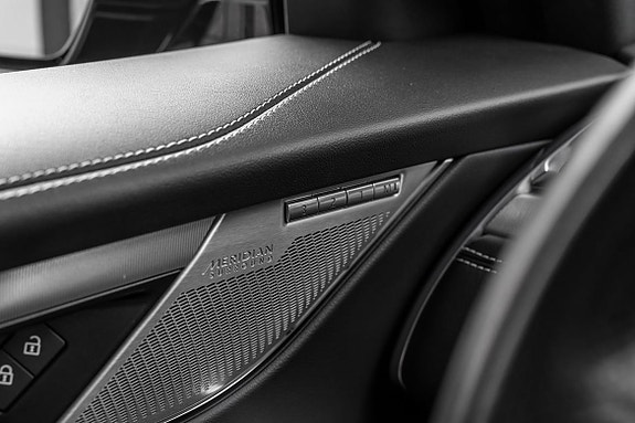 Jaguar F-PACE 24 of 30