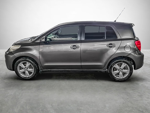 Toyota Urban Cruiser 2 of 5