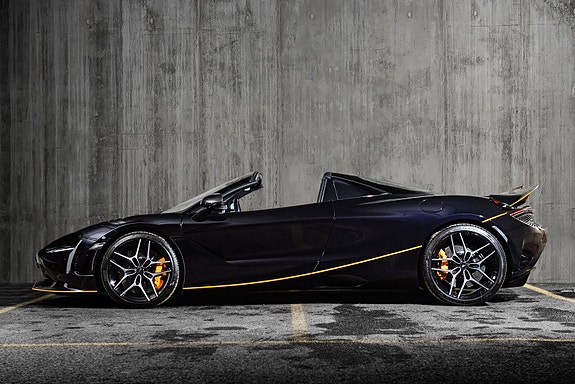 McLaren 750S 2 of 5