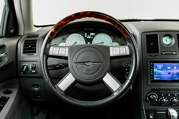 Chrysler 300C 25 of 30