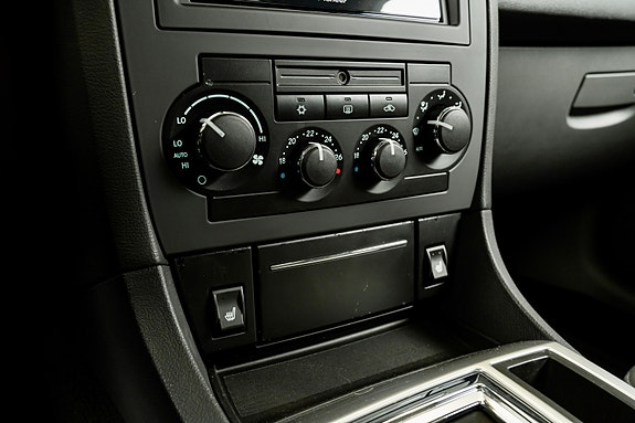 Chrysler 300C 24 of 30