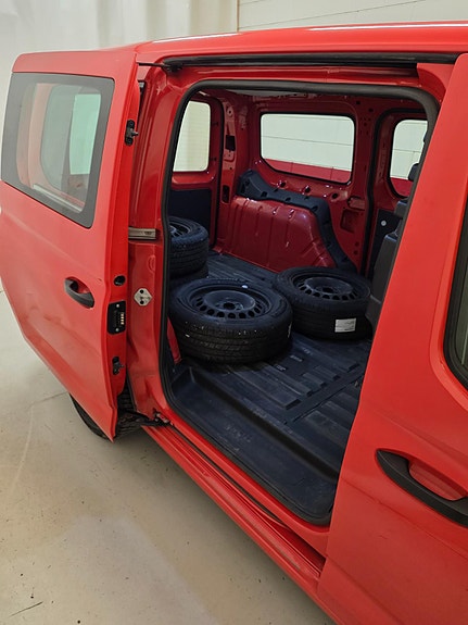 Volkswagen Caddy Maxi 25 of 28