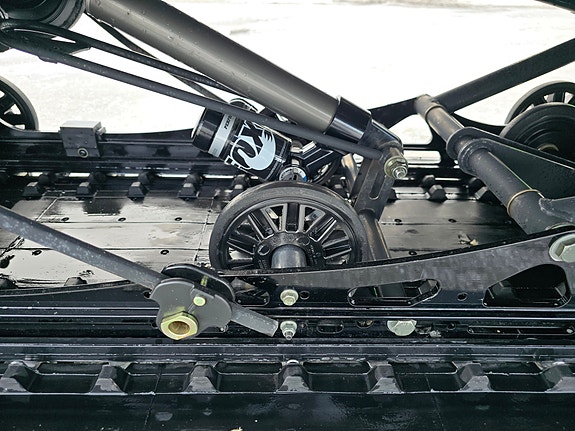 Polaris S4 Titan Adventure 12 of 14