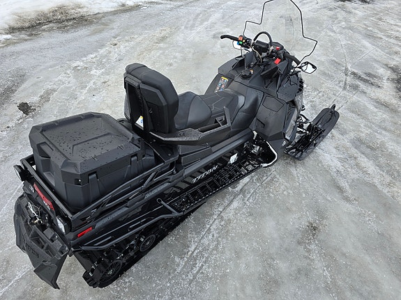 Polaris S4 Titan Adventure 10 of 14