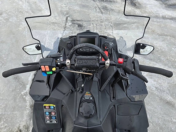 Polaris S4 Titan Adventure 13 of 14