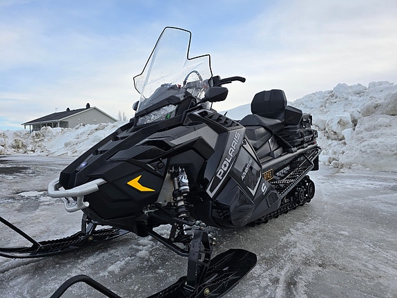 Polaris S4 Titan Adventure 4 of 14