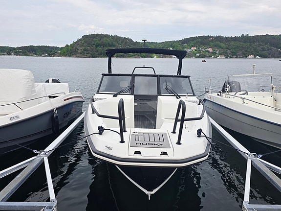 Husky R8S-Yamaha V8 350HK 3 of 5