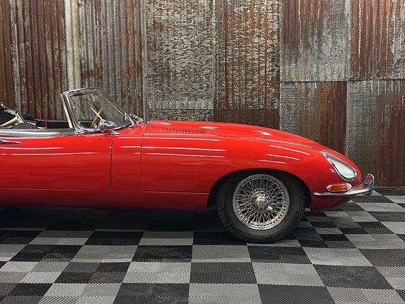 Jaguar E-TYPE 8 of 30
