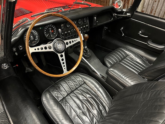 Jaguar E-TYPE 27 of 30