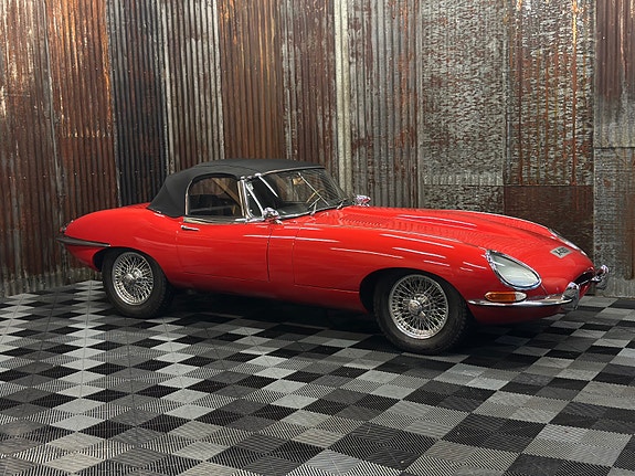 Jaguar E-TYPE 4 of 30