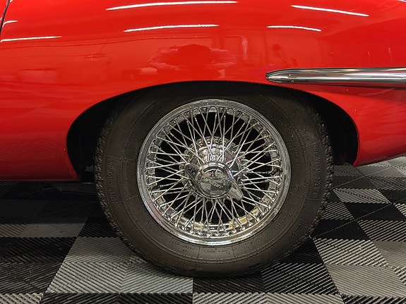 Jaguar E-TYPE 23 of 30
