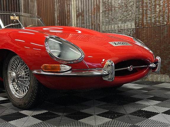 Jaguar E-TYPE 16 of 30