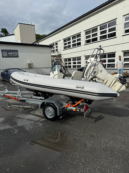 BRIG F450L med Evinrude 50hk/Respo 18 båt henger! 10 of 30