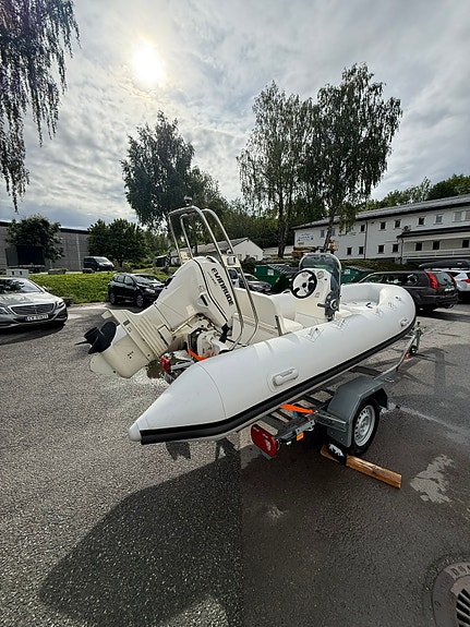 BRIG F450L/Evinrude 50hk/Respo Henger! 5 of 5
