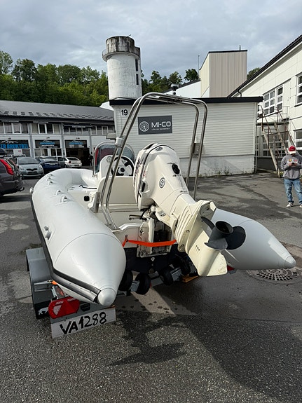 BRIG F450L med Evinrude 50hk/Respo 18 båt henger! 9 of 30