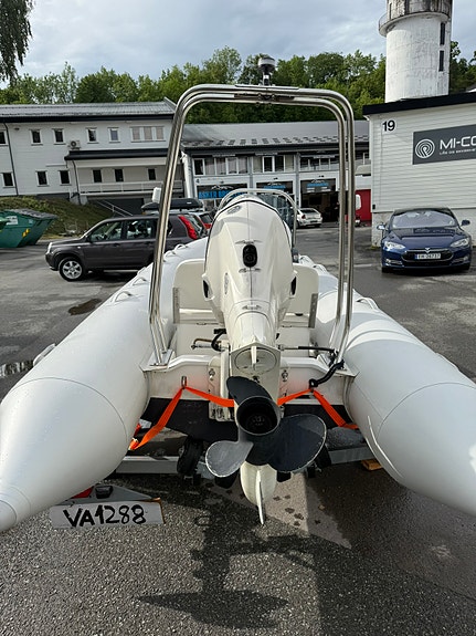BRIG F450L med Evinrude 50hk/Respo 18 båt henger! 8 of 30