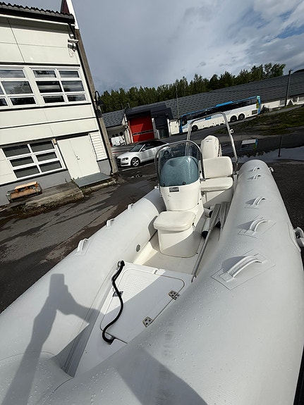 BRIG F450L med Evinrude 50hk/Respo 18 båt henger! 12 of 30