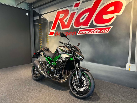 Kawasaki Z 900 3 of 14