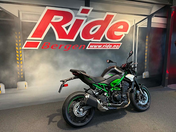 Kawasaki Z 900 4 of 14
