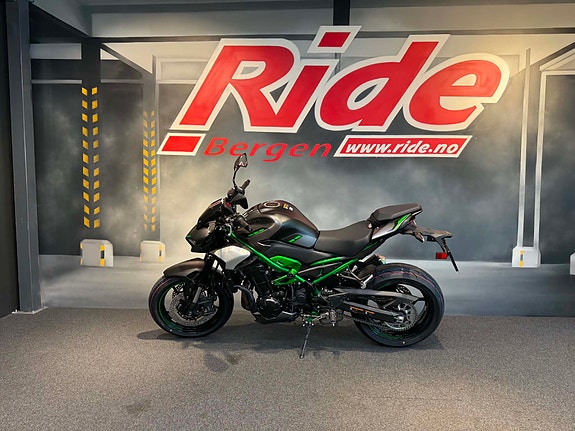 Kawasaki Z 900 9 of 14