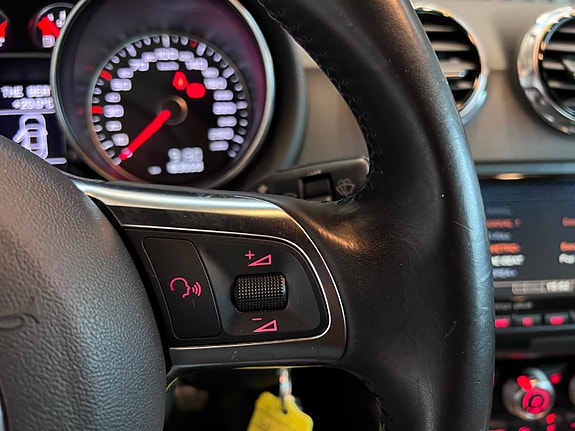 Audi TT 21 of 30