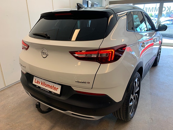 Opel Grandland X 8 of 30