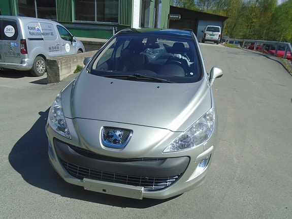 Peugeot 308 3 of 5