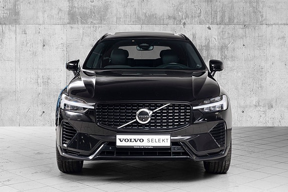 Volvo XC60 2 of 30