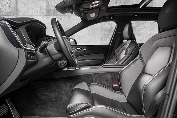 Volvo XC60 6 of 30