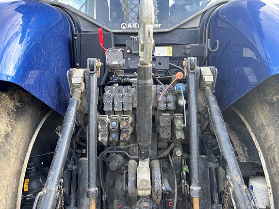New Holland T7.270 AutoCommand 6 of 16