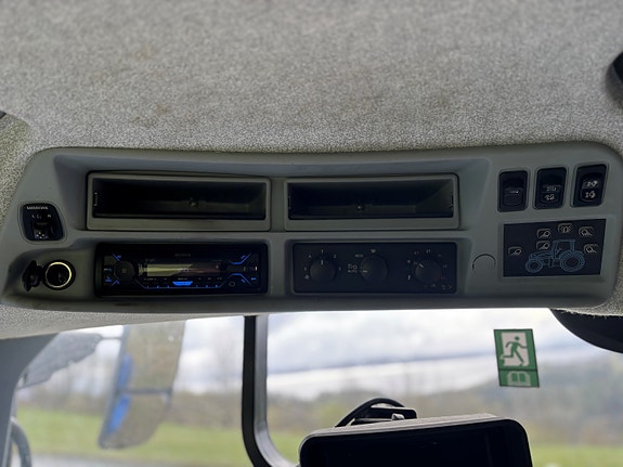 New Holland T7.270 AutoCommand 12 of 16