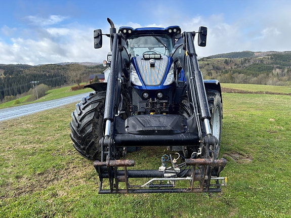 New Holland T7.270 AutoCommand 2 of 16