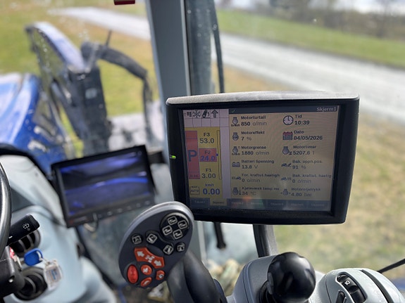 New Holland T7.270 AutoCommand 11 of 16