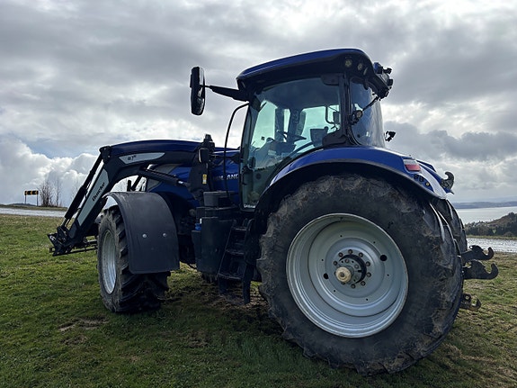 New Holland T7.270 AutoCommand 7 of 16