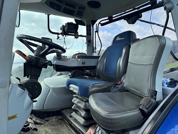 New Holland T7.270 AutoCommand 14 of 16