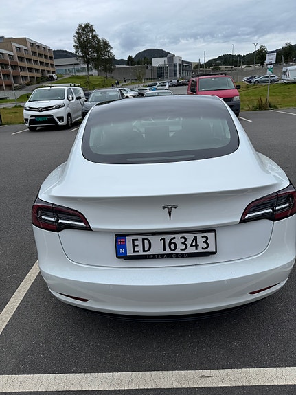 Tesla Model 3 5 of 14