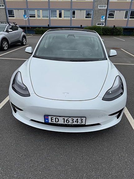 Tesla Model 3 4 of 14