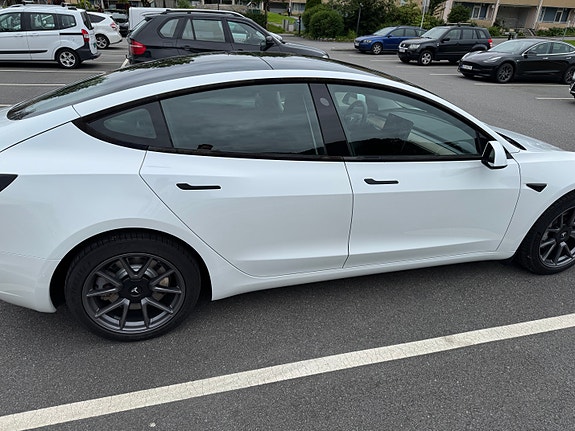Tesla Model 3 6 of 14