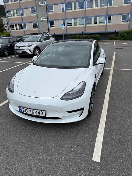 Tesla Model 3 2 of 14