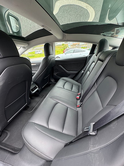 Tesla Model 3 12 of 14