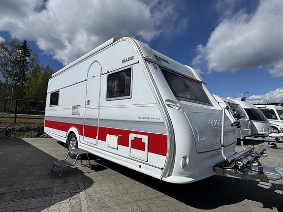 KABE 540 SMARAGD / SITTEGRUPPE / 2-ENKLE SENGER / ALDE / BAD+TOALETT / ALU FELGER / MARKISE / SOLCELLE / MOOVER / ISABELLA TELT