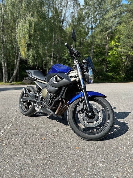 Yamaha XJ6N 2 of 8