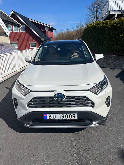 Toyota RAV4 5 of 5