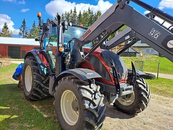 Valtra N104 m/ 46 laster